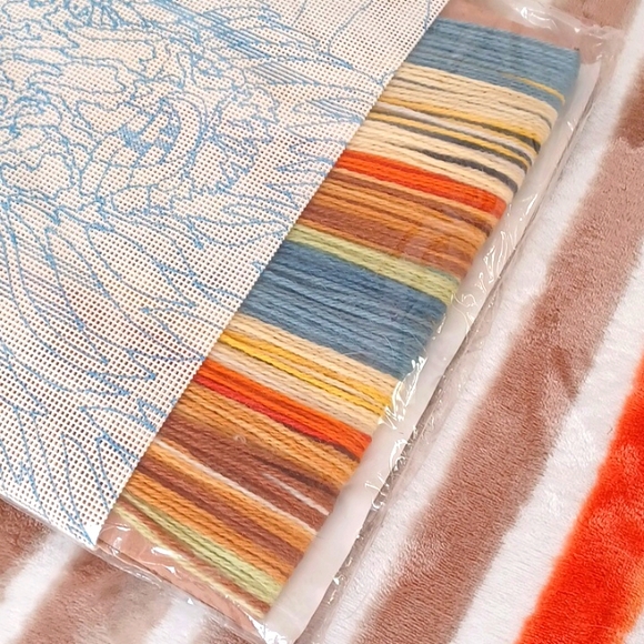 Vntg.NEW - MONARCH HORIZONS "The Lion" 16x20 Longstich Kit 100% Persian Wool - Picture 2 of 6